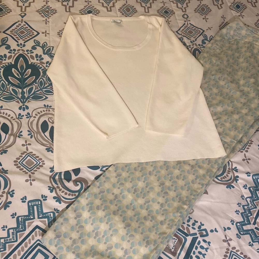 Laura Ashley Off White Sweater Size Large